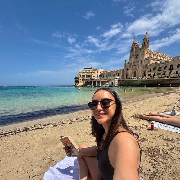 Meet your Posher, Christy - Picture 1 of 1